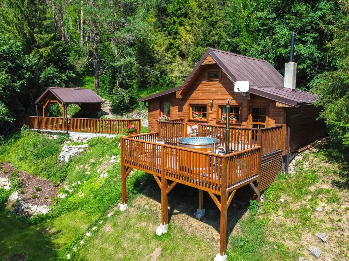 SOVIA WELLNESS CHATA s jacuzzi kaďou a saunou, Čingov Smižany Exteriér fotografie
